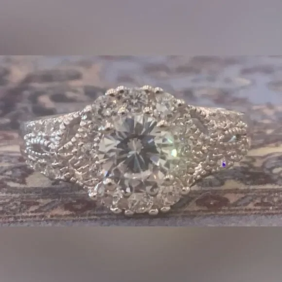 Breathtaking ring with guard, Brilliant cut center  stone w/ rounds . Size 9 - Picture 3 of 7